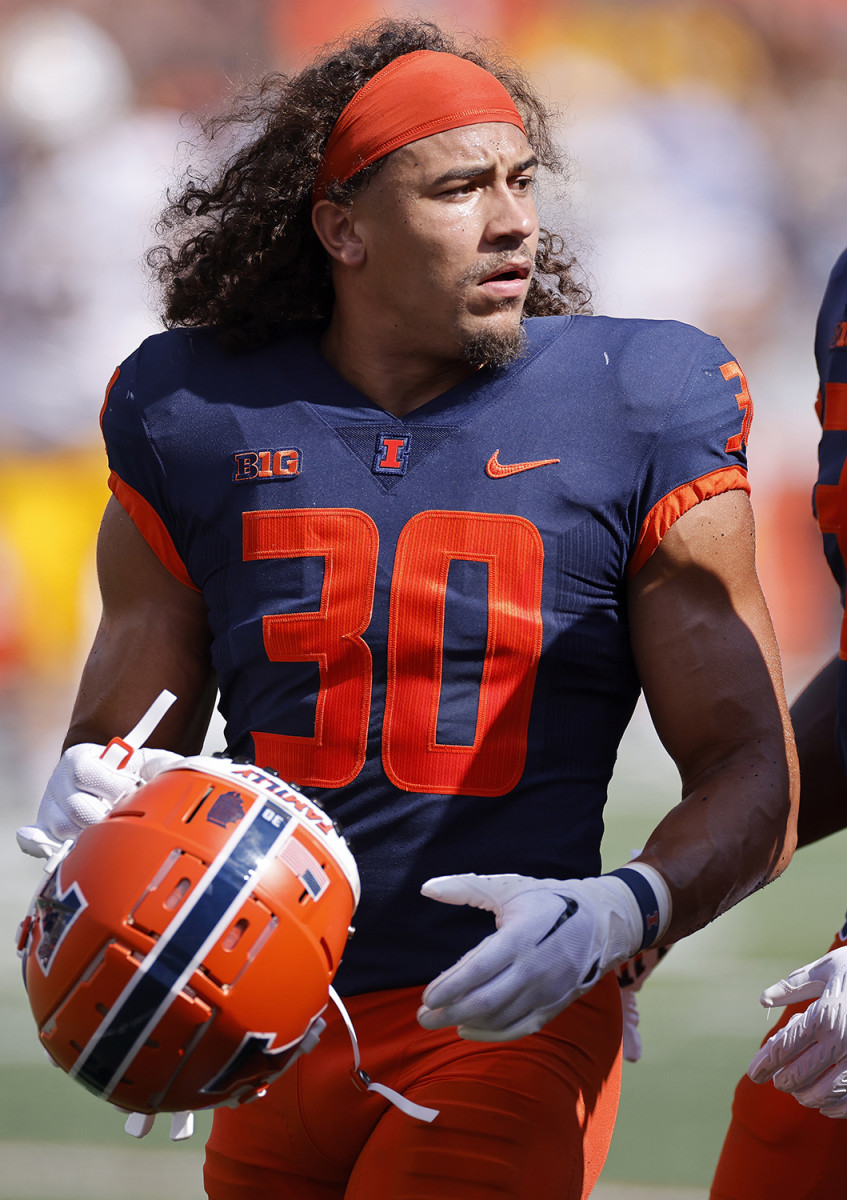 Sydney Brown during a timeout for Illinois.